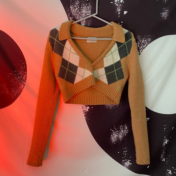 UO Cropped Sweater - Picture 3 of 5